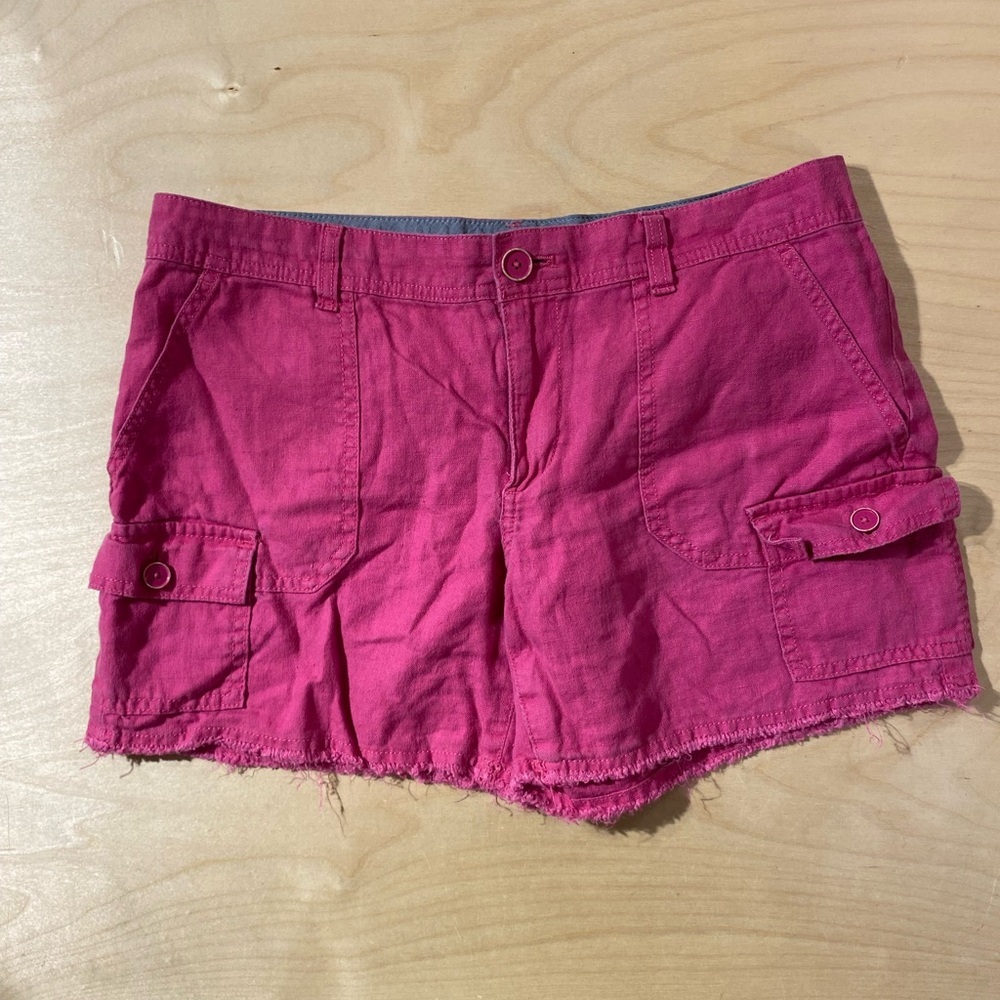 Tommy Hilfiger Women's Fuchsia Cargo Shorts 6 (EZ)